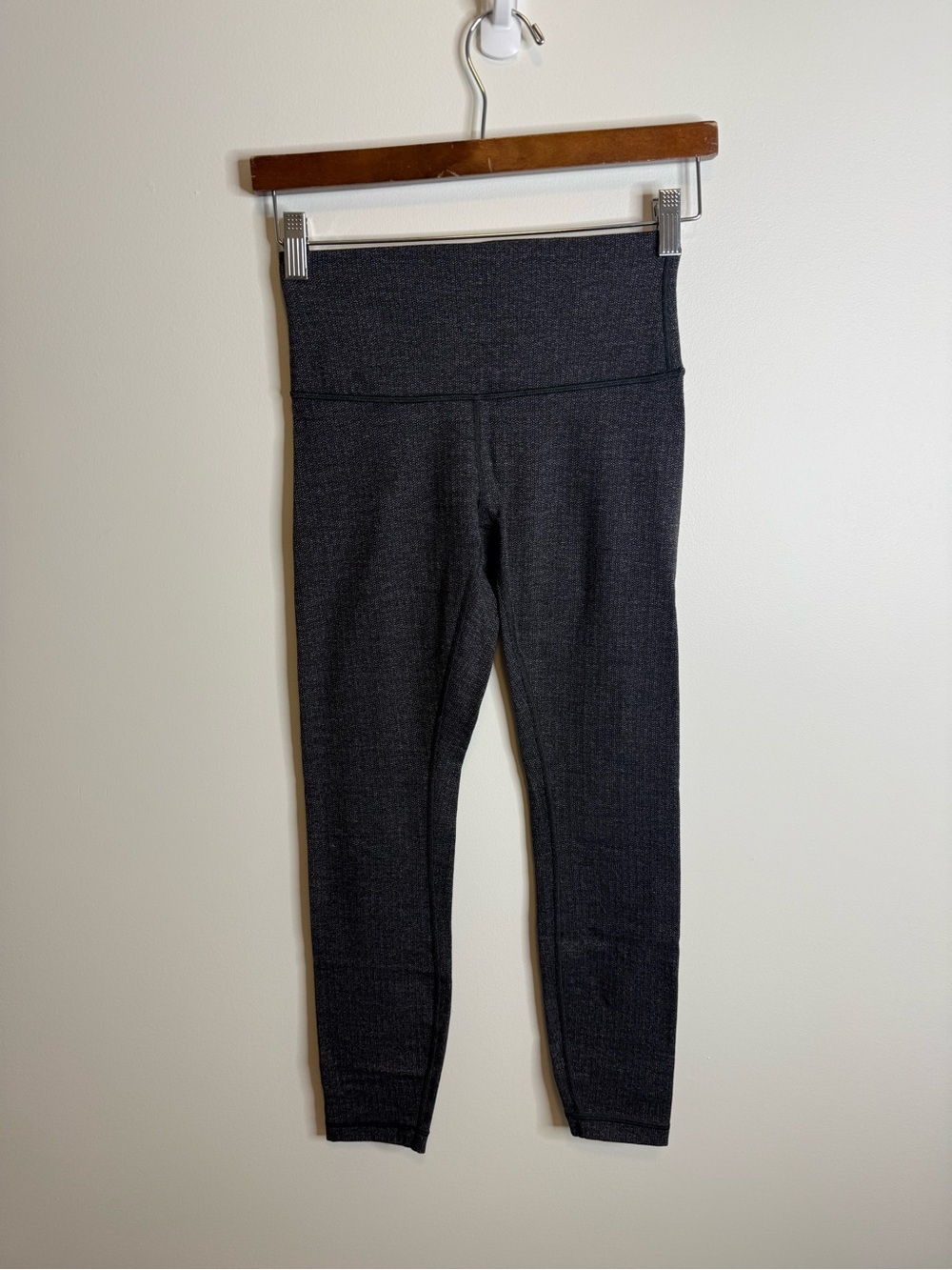 lululemon athletica Heathered gray High-Rise Leggings wunder under 4